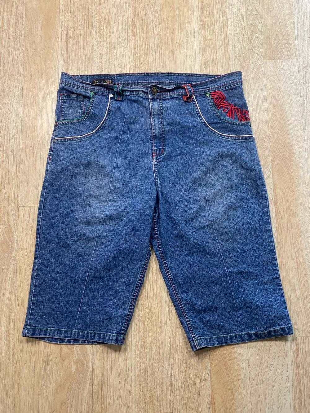 COOGI Vintage Embroidered Denim Jorts Shorts W44 L32